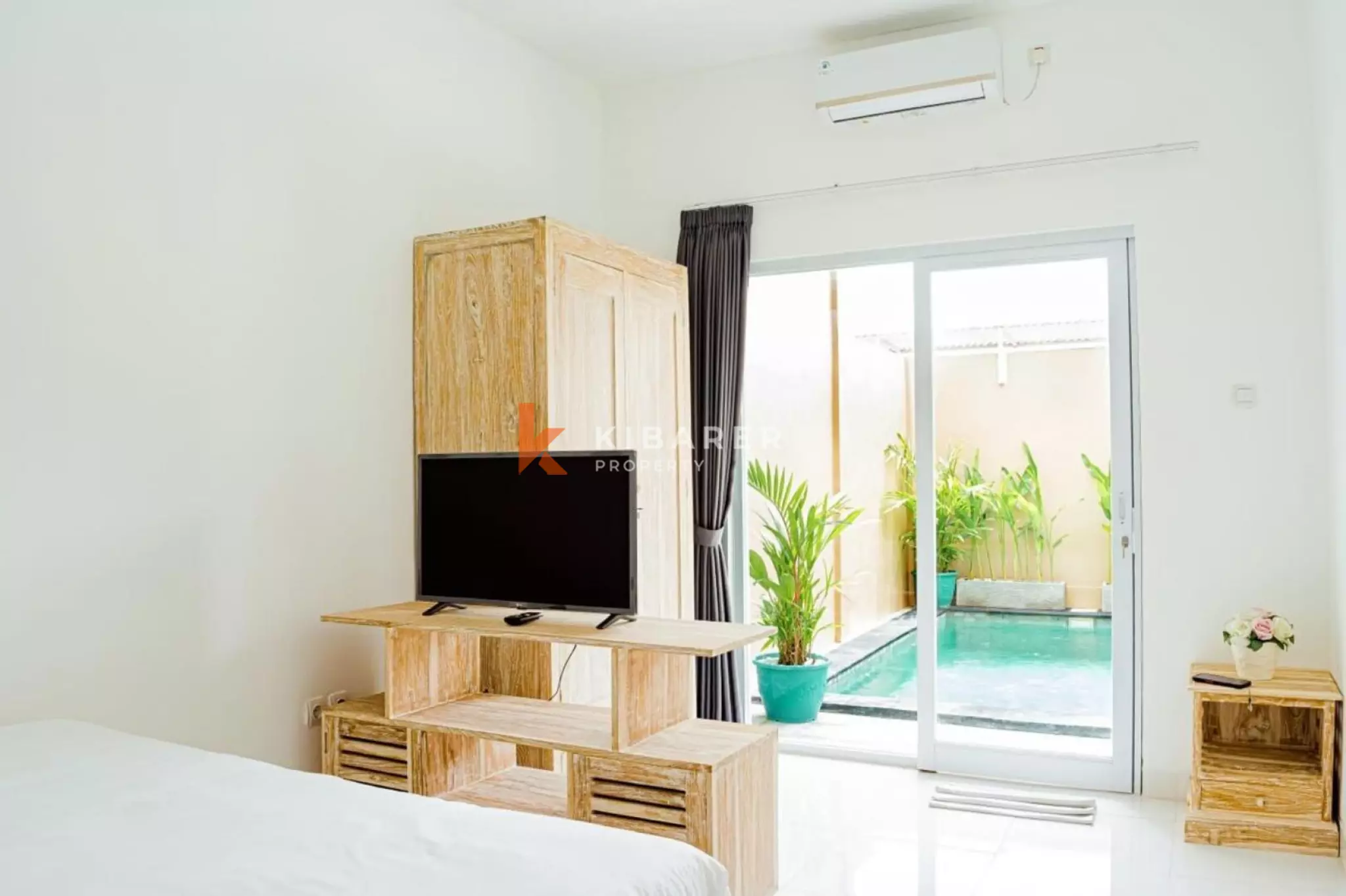 Stylish Enclosed Living Villa Perfect Two Bedroom Escape in Kerobokan