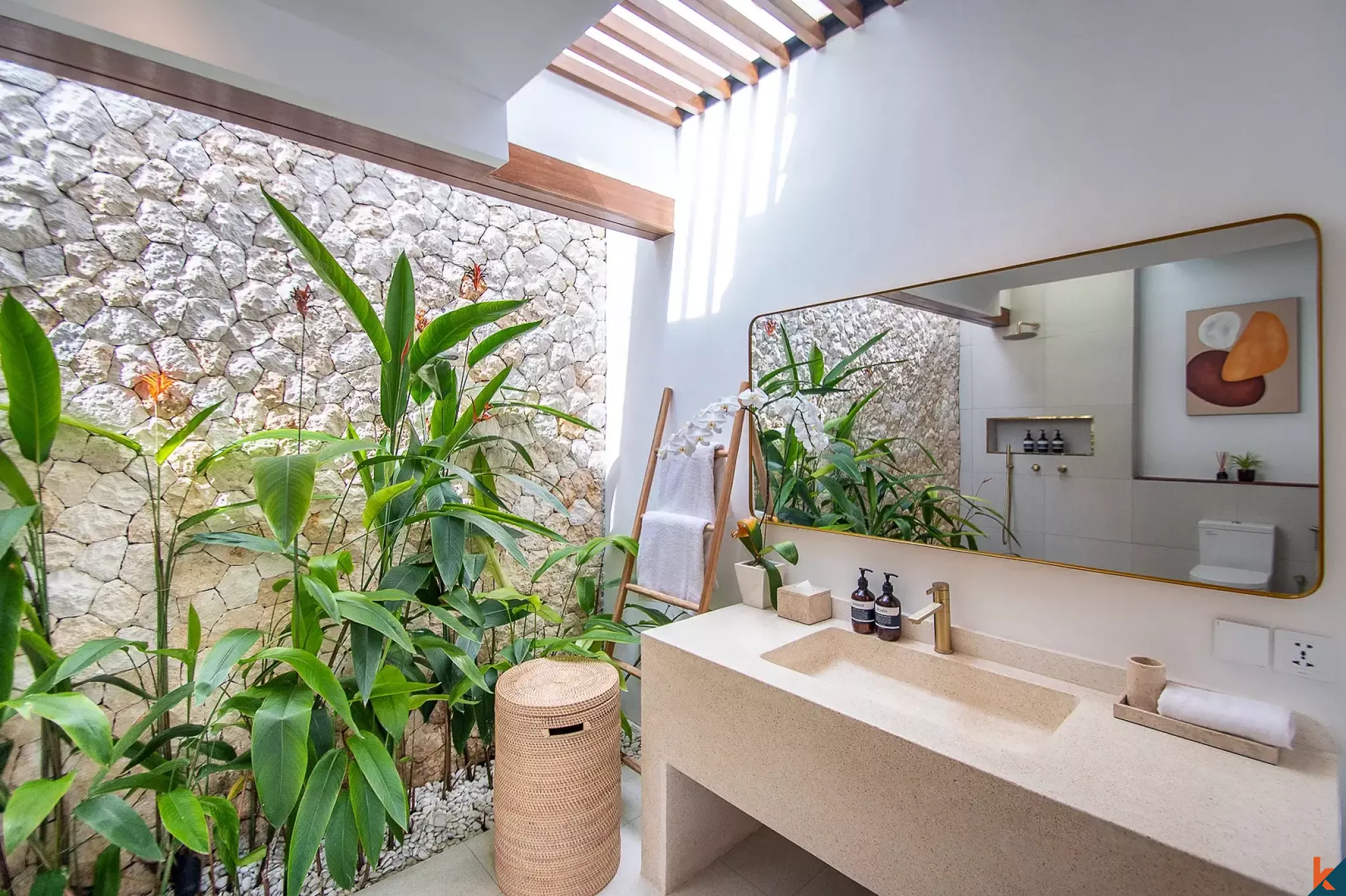 Charming freehold three bedroom property for sale in Uluwatu