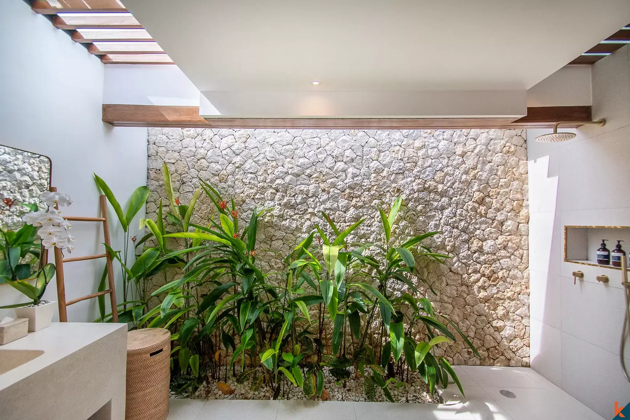 Charming freehold three bedroom property for sale in Uluwatu