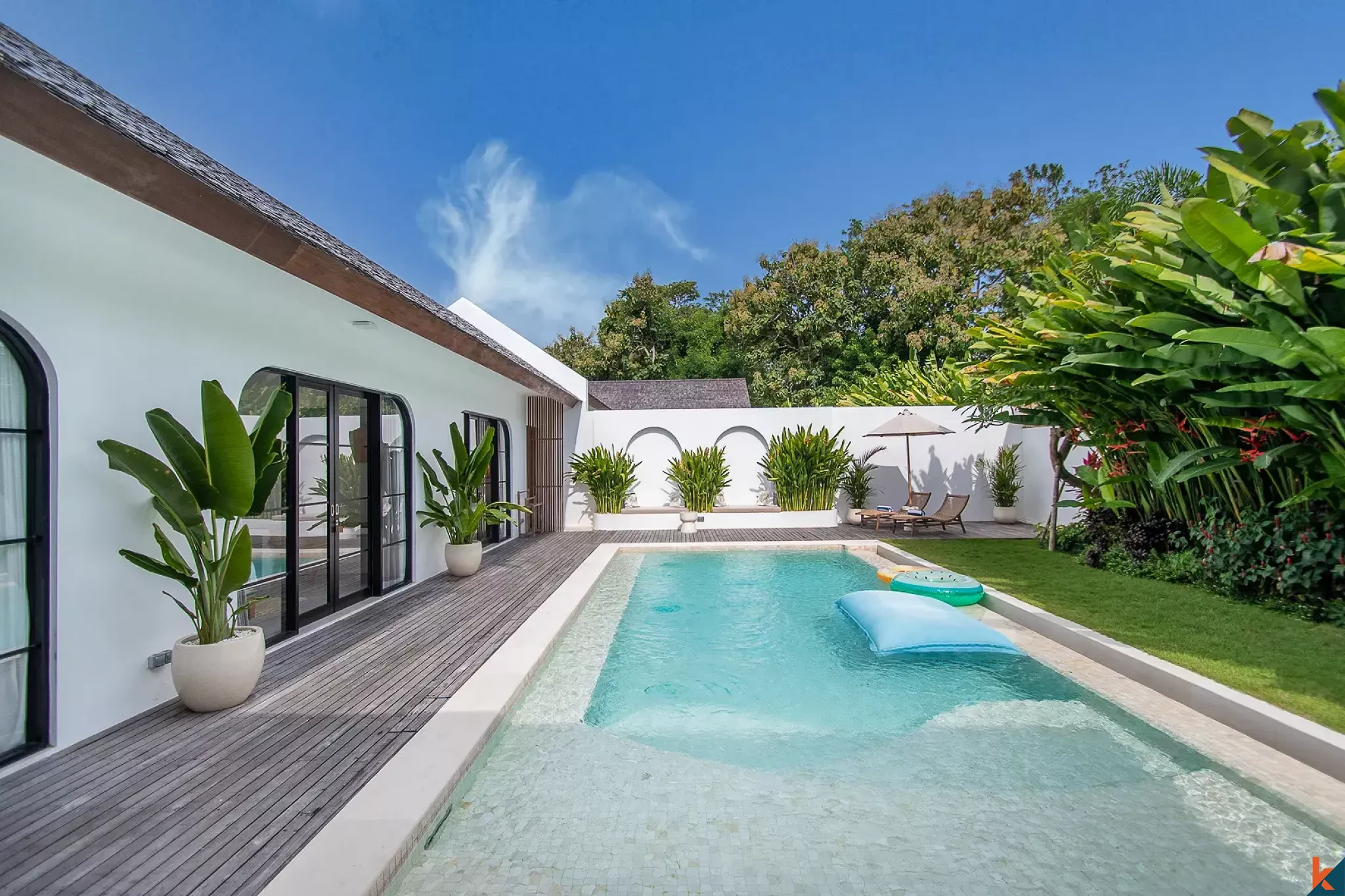 Belle villa de trois chambres en pleine propriété à vendre à Uluwatu