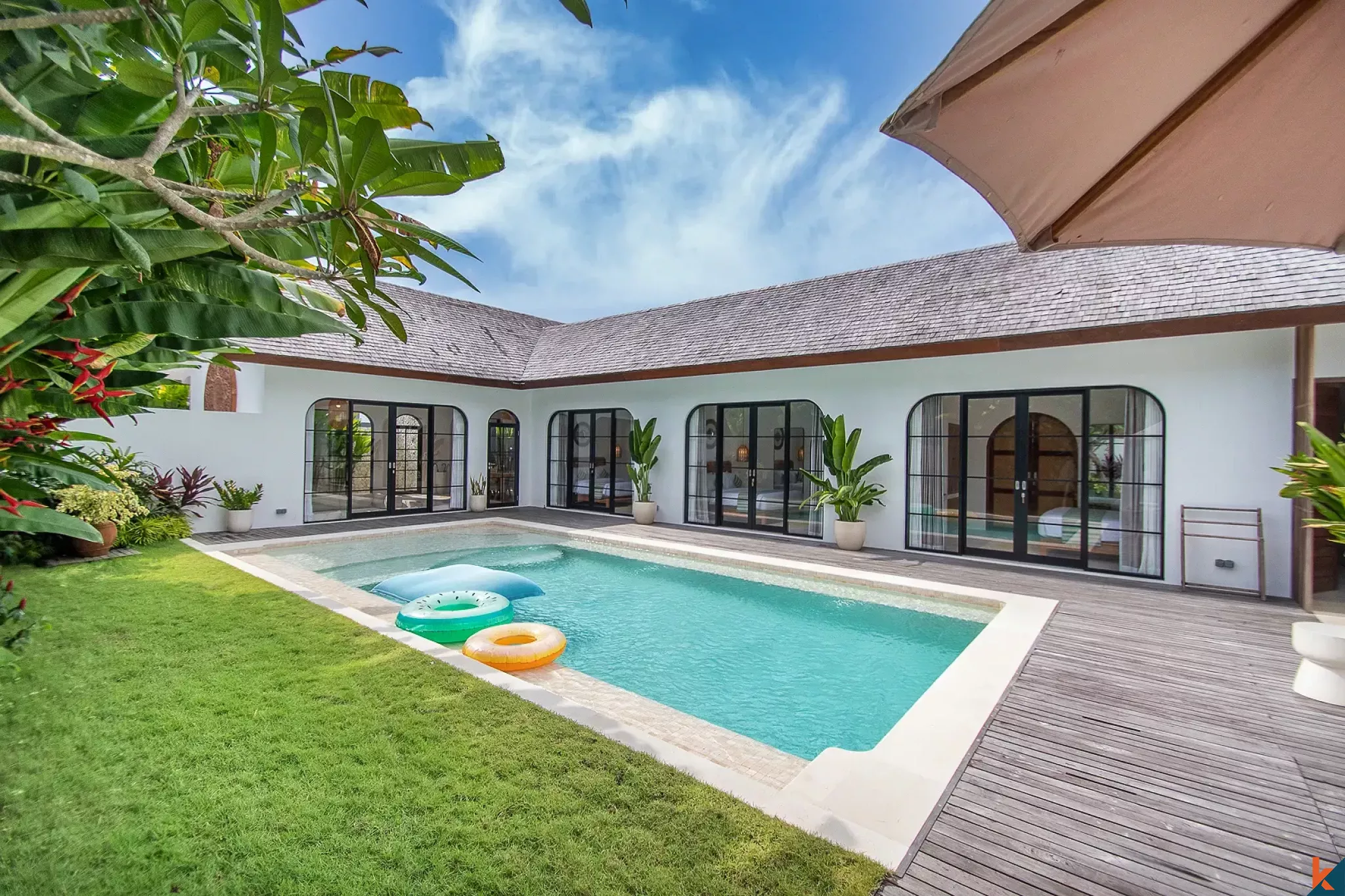 Belle villa de trois chambres en pleine propriété à vendre à Uluwatu