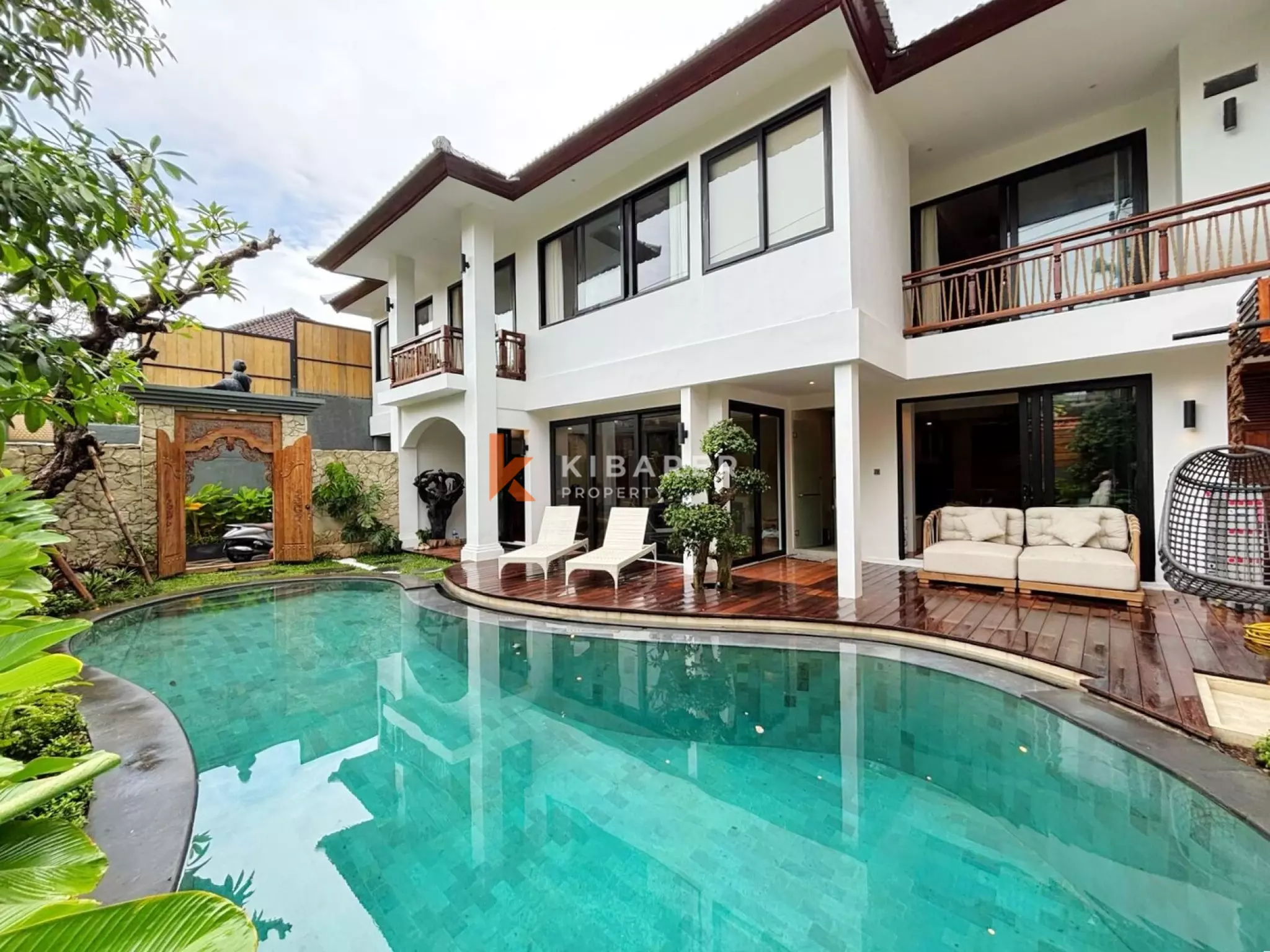 Opulent Five Bedroom Villa in Petitenget with Luxurious Enclosed Living Spaces